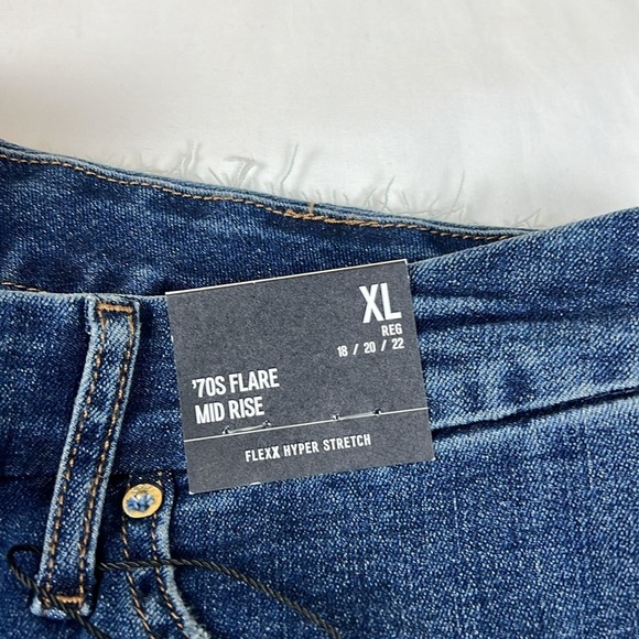 Express Women’s XL Reg 70’s Flare Mid Rise Flexx Hyper Stretch Frayed hem Jean - Picture 7 of 12